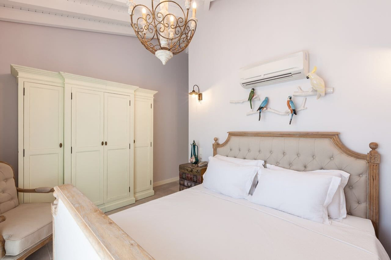 Bedroom 3, Alacaat Otel, Çeşme
