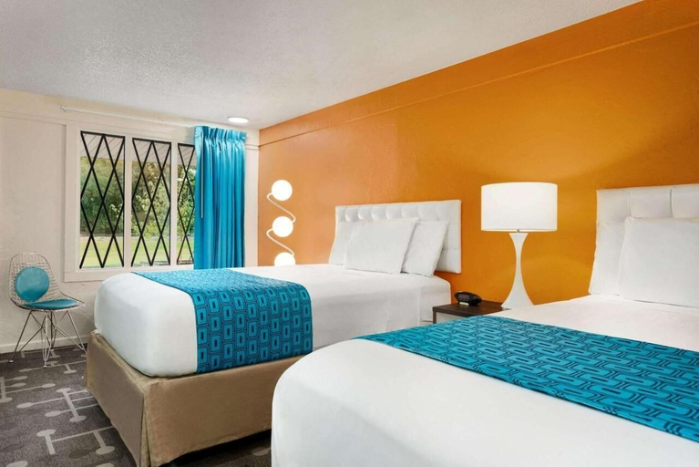 Bedroom, Dover Inn & Suites, Tuscarawas