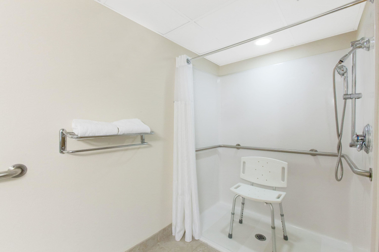 Bathroom 4, Baymont by Wyndham Branson - On the Strip, Taney