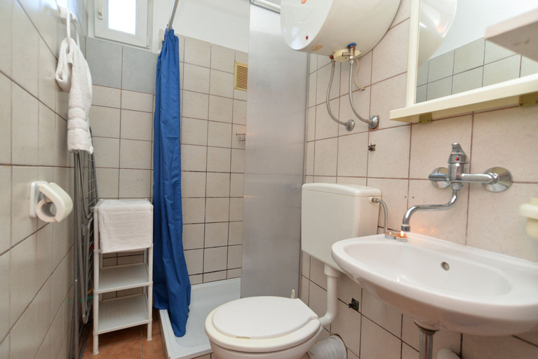 Bathroom, Apartment 903, Fažana