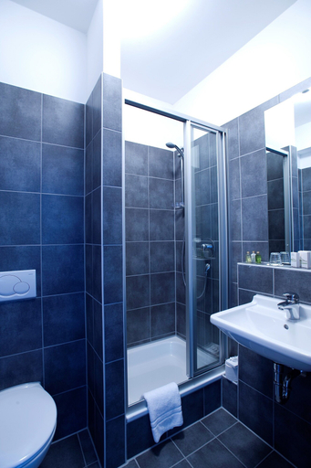 Bathroom 5, Hotel City Oase Lb, Ludwigsburg