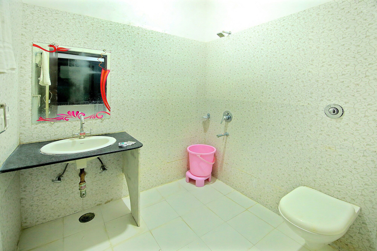 Bathroom 3, Rang Bhawan Inn- A Lake View Hotel, Rajsamand