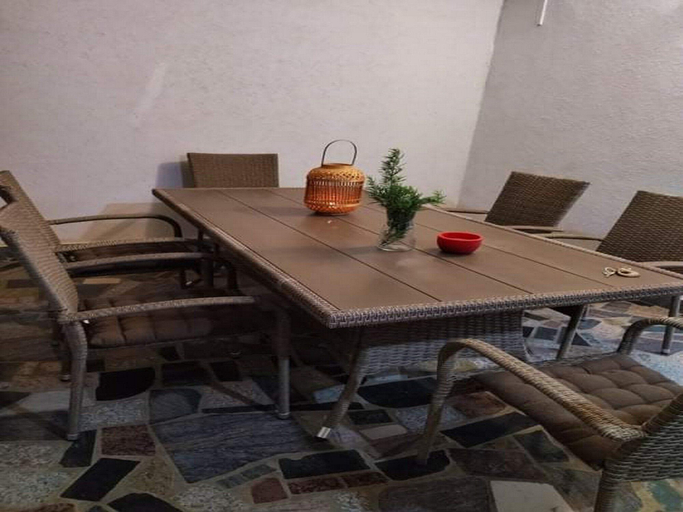Others 4, Apartment Barbara, Vir