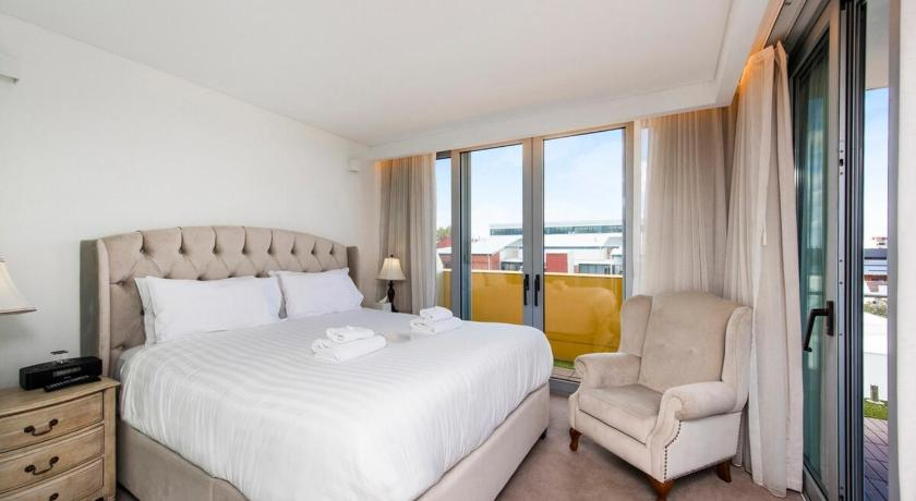 Bedroom 1, Charming Studio with City Views, Perth