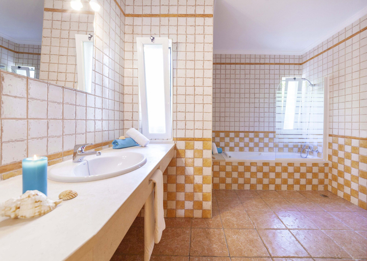 Bathroom 4, Villa Osiris, Albufeira