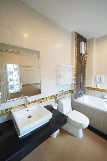 Bathroom 3, Lana Pool Villa, Mueang Krabi