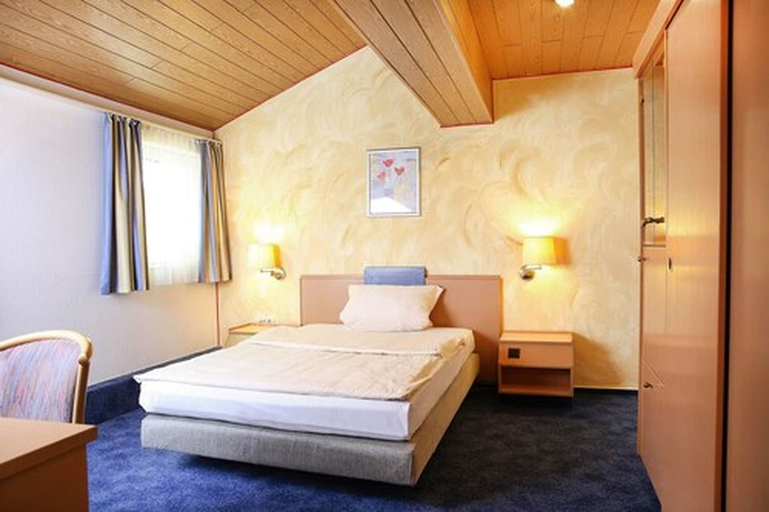 Bedroom 4, Hotel Harßhof, Salzgitter