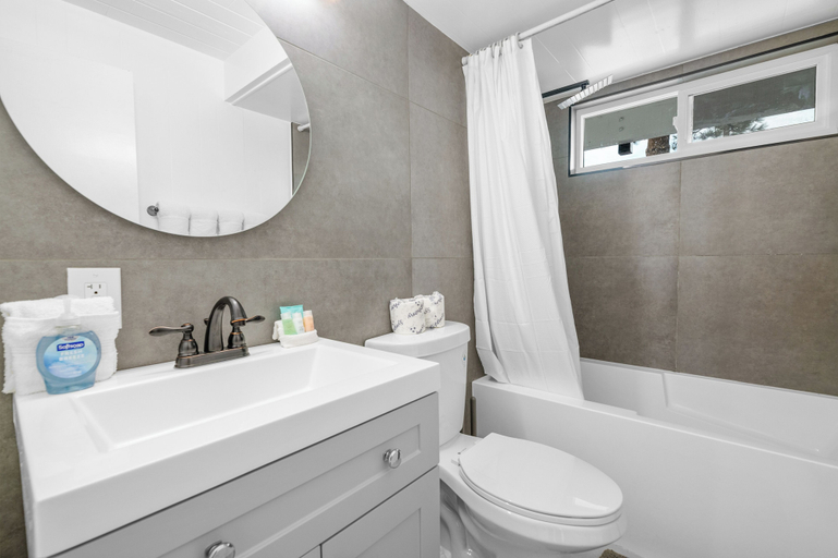 Bathroom 5, Big Bear Lake View, San Bernardino