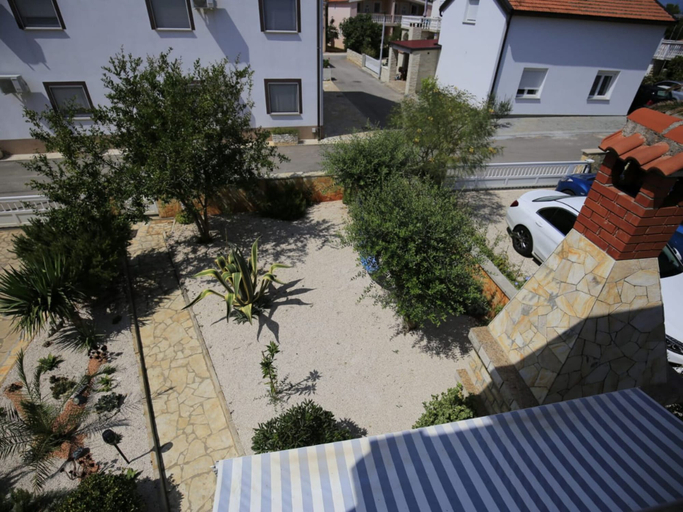 Exterior & Views 2, Apartment Barbara, Vir