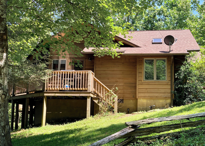 Exterior & Views 1, Townsend Hillside Hideaway, Blount