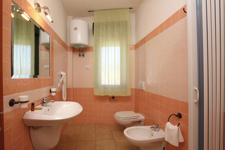 Bathroom 4, Hotel Residence Ampurias, Sassari