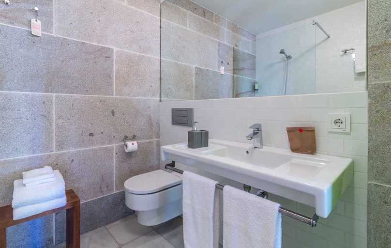 Bathroom 4, Os Lambráns, A Coruña