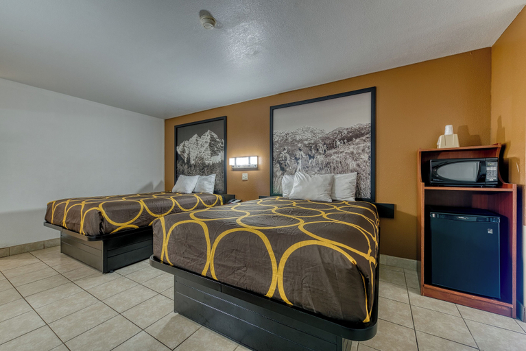 Bedroom 4, Super 8 by Wyndham Alamosa, Alamosa