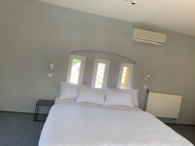 Bedroom 3, Hotel Herczeg Udvarhaz Poroszlo, Heves