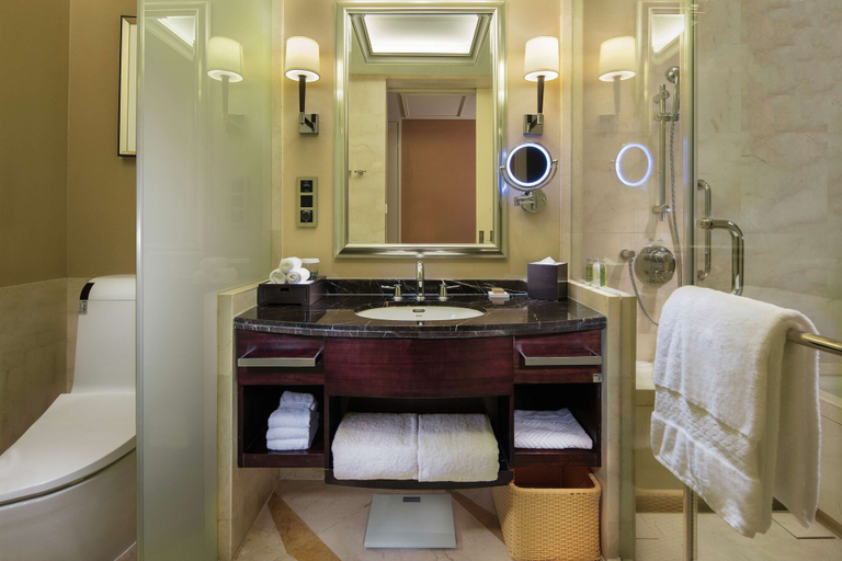 Bathroom 5, DoubleTree by Hilton Putian, Putian