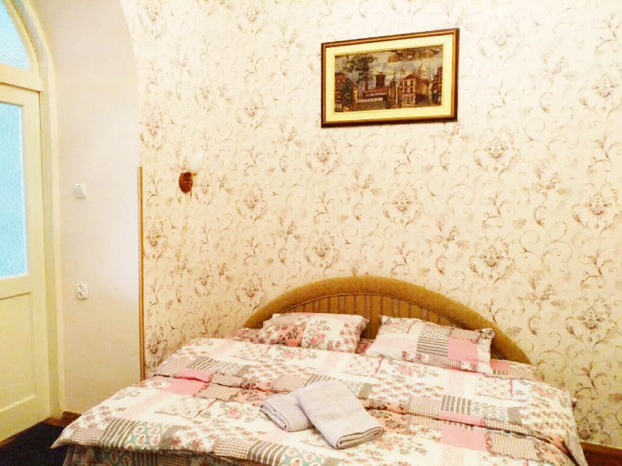 Bedroom 3, Apartments on Square Rynok on Theatralna Street, L'vivs'ka