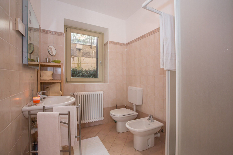 Bathroom 4, Vista d'Oro Palma Apt. 5, Lecco