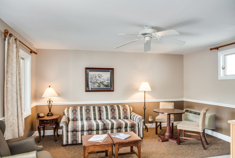 Others 5, Boxwood Lodge, Watauga