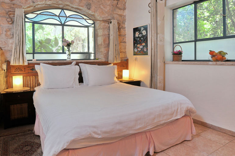 Bedroom 2, Pina Balev Inn