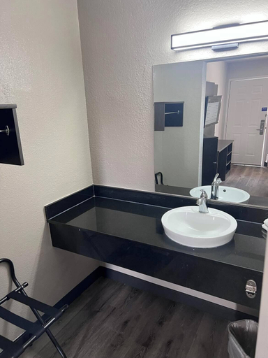 Bathroom 4, Motel 6 Orlando, FL - Winter Park, Orange