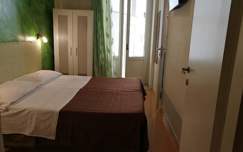 Bedroom 2, B&B Antichi Riverberi in Station, Salerno