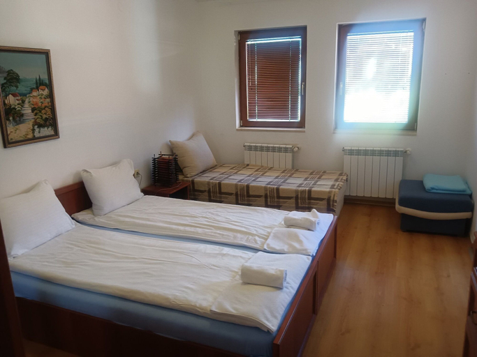 Bedroom 3, Edelweiss Inn Aparthotel, Bansko