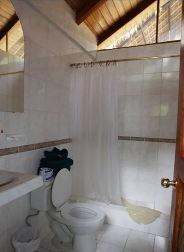 Bathroom, Yacuma Ecolodge, Tena