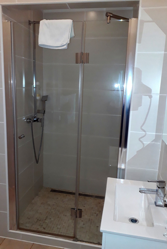 Bathroom 5, Hotel Bellevue am Kurfürstendamm, Berlin