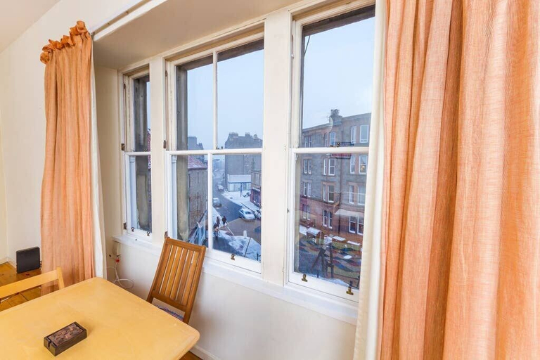 Others 5, Charming and Spacious New Town Apartment, Edinburgh