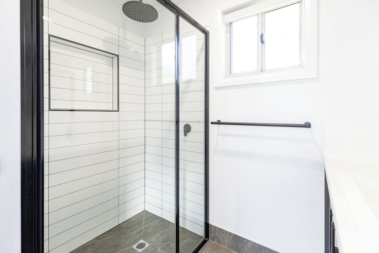 Bathroom 4, NRMA Eastern Beach Holiday Park, E. Gippsland - Bairnsdale
