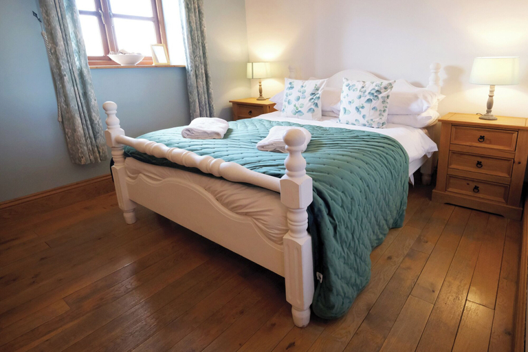 Bedroom 2, Ocean View Cottage 2 - Llanrhidian, Swansea