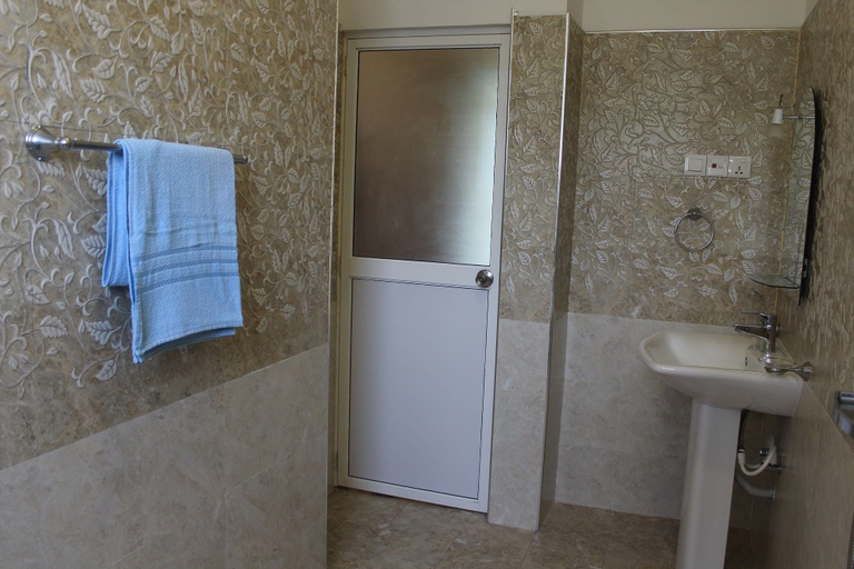 Bathroom 4, New Lion Palace, Weligama