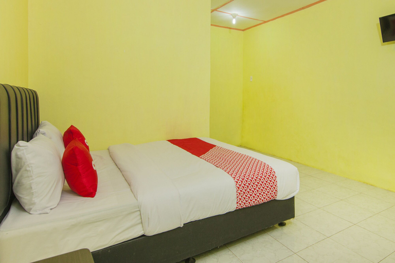 Bedroom 3, OYO 1701 Bagus Inn, Karo