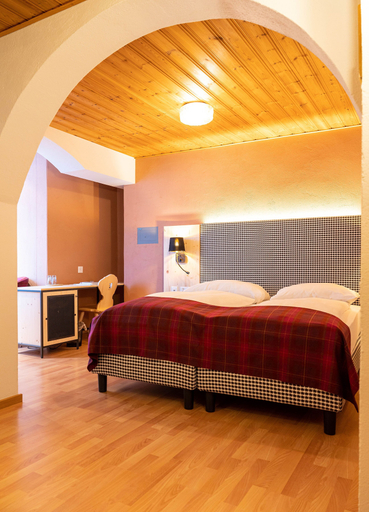 Bedroom 3, Hotel Bären, Maloja