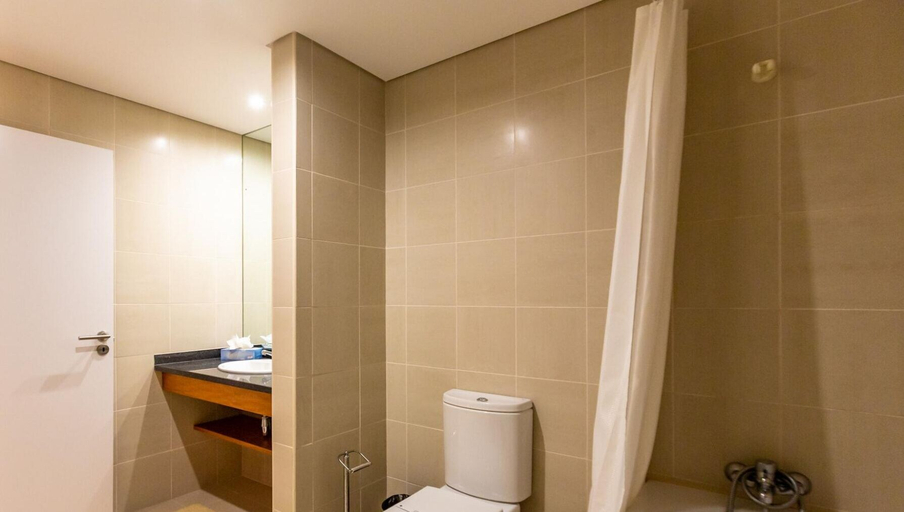 Bathroom 5, Quinta do Mar - Watch The Sun Rise Over The Ocean, Angra do Heroísmo