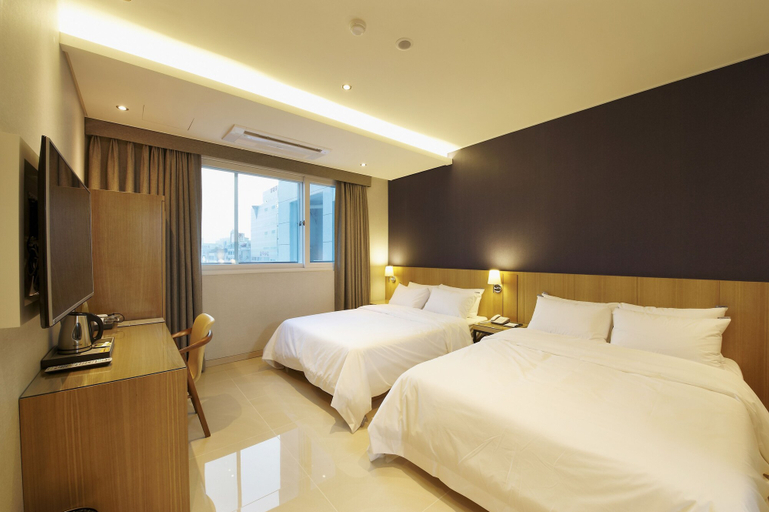 Bedroom 3, Hotel B, Gwangsan