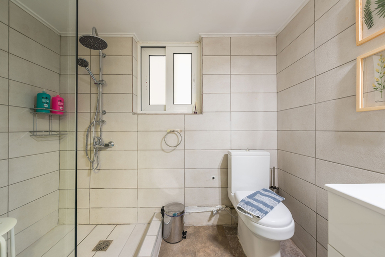 Bathroom 3, Stylish Apartment with Balcony by Cloudkeys, Attica