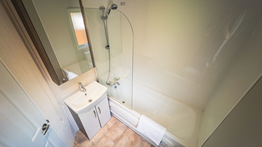 Bathroom 4, Hazel Oaks, Northumberland