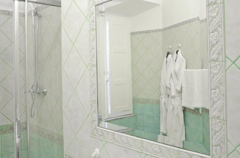 Bathroom 5, Sleep in Rome Ludovisi, Rome
