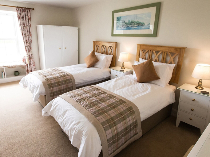 Bedroom 2, Pengelly Farmhouse B&B, Cornwall