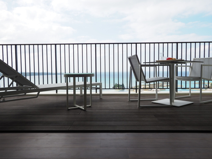 Exterior & Views 2