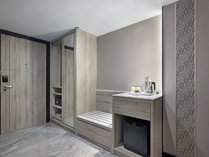 Bathroom 12