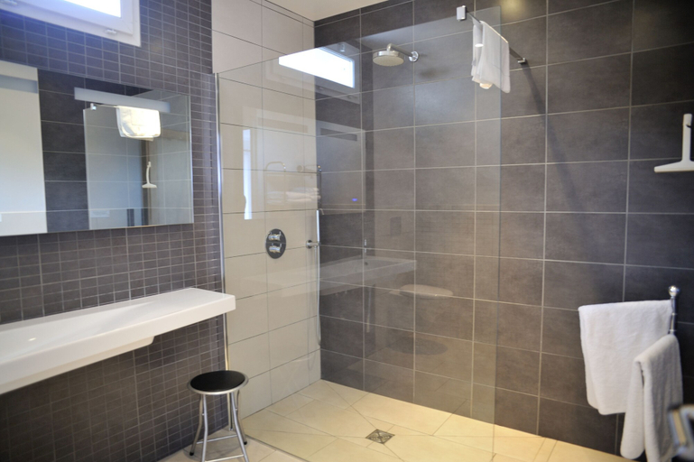 Bathroom 5, Les Jardins du Cèdre, Boutique hotel & gastronomy, Pyrénées-Orientales