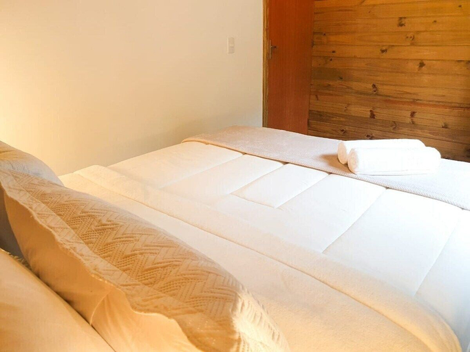 Bedroom 3, Casa Completa | 2 Suítes + Jardim com Fogo de Chão, Urubici
