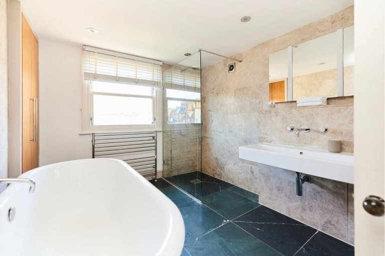 Bathroom 4, The Walterton Sanctuary - Bright 3bdr Flat, London