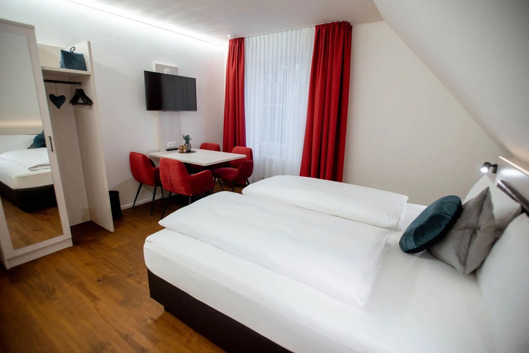Bedroom 3, Reos Hotel Wangen, Ravensburg