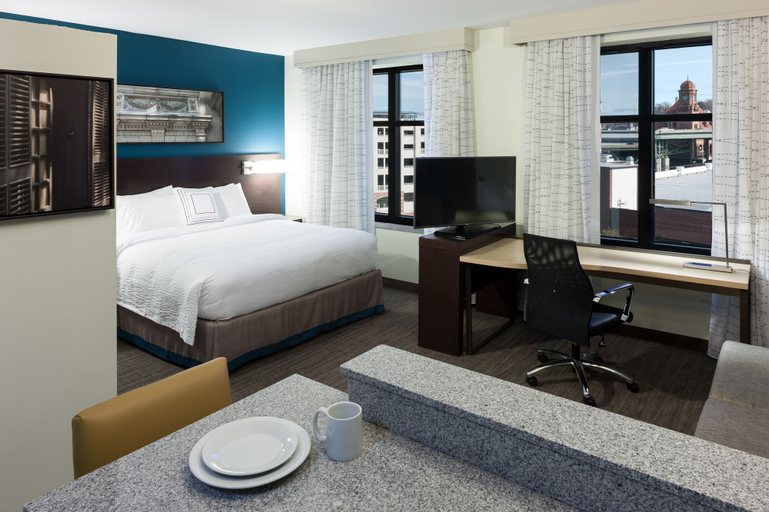 Bedroom 4, Residence Inn by Marriott Richmond Downtown, Richmond