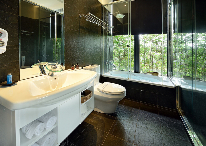 Bathroom 4, Pokara Resort, Yilan