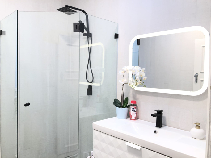Bathroom 3, Bondi Beachfront Stay, Sydney