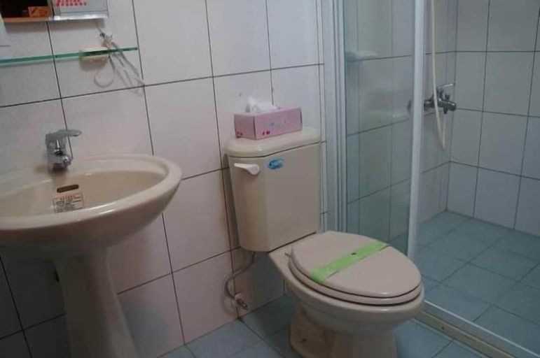 Bathroom, Teapot House, Kinmen